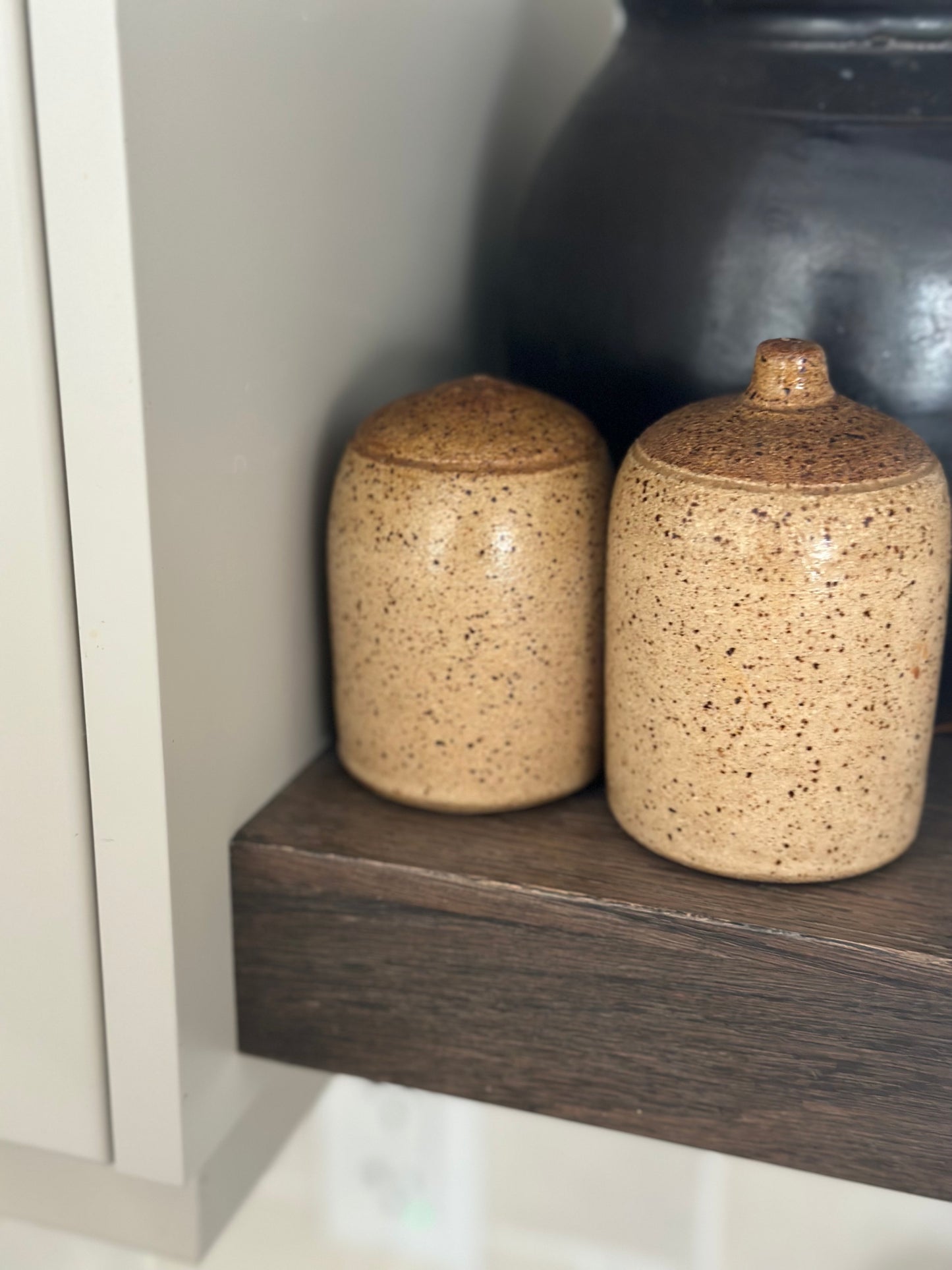 Salt + Pepper shakers set