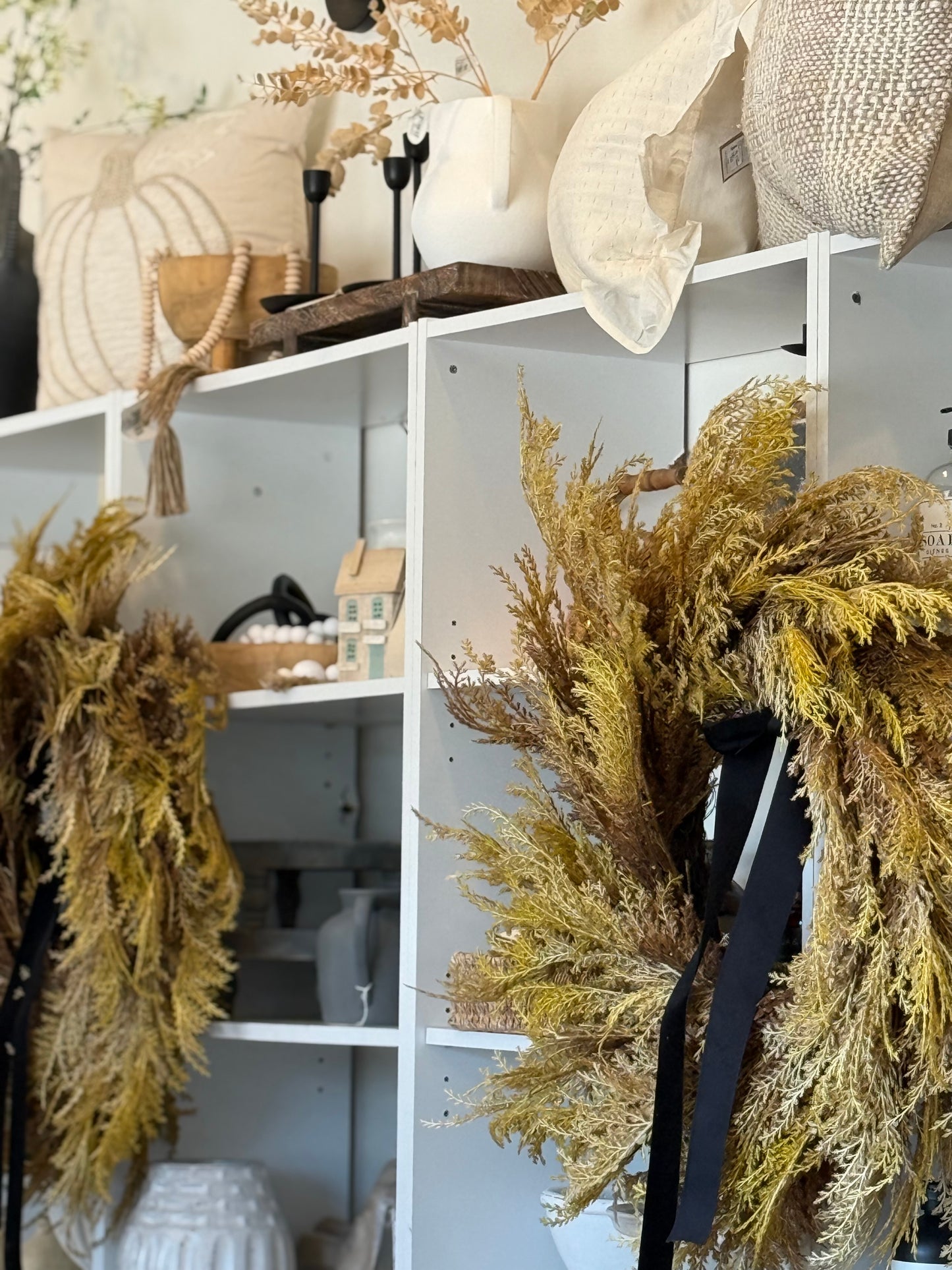 32” Faux Pampas Grass Wreath- Natural