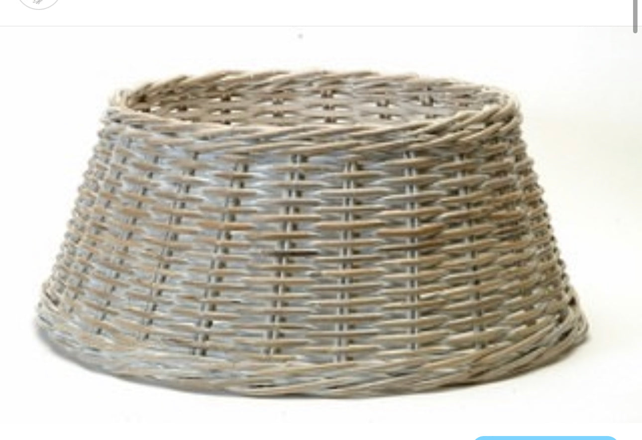 Wicker woven tree skirt 24”, 10” tall