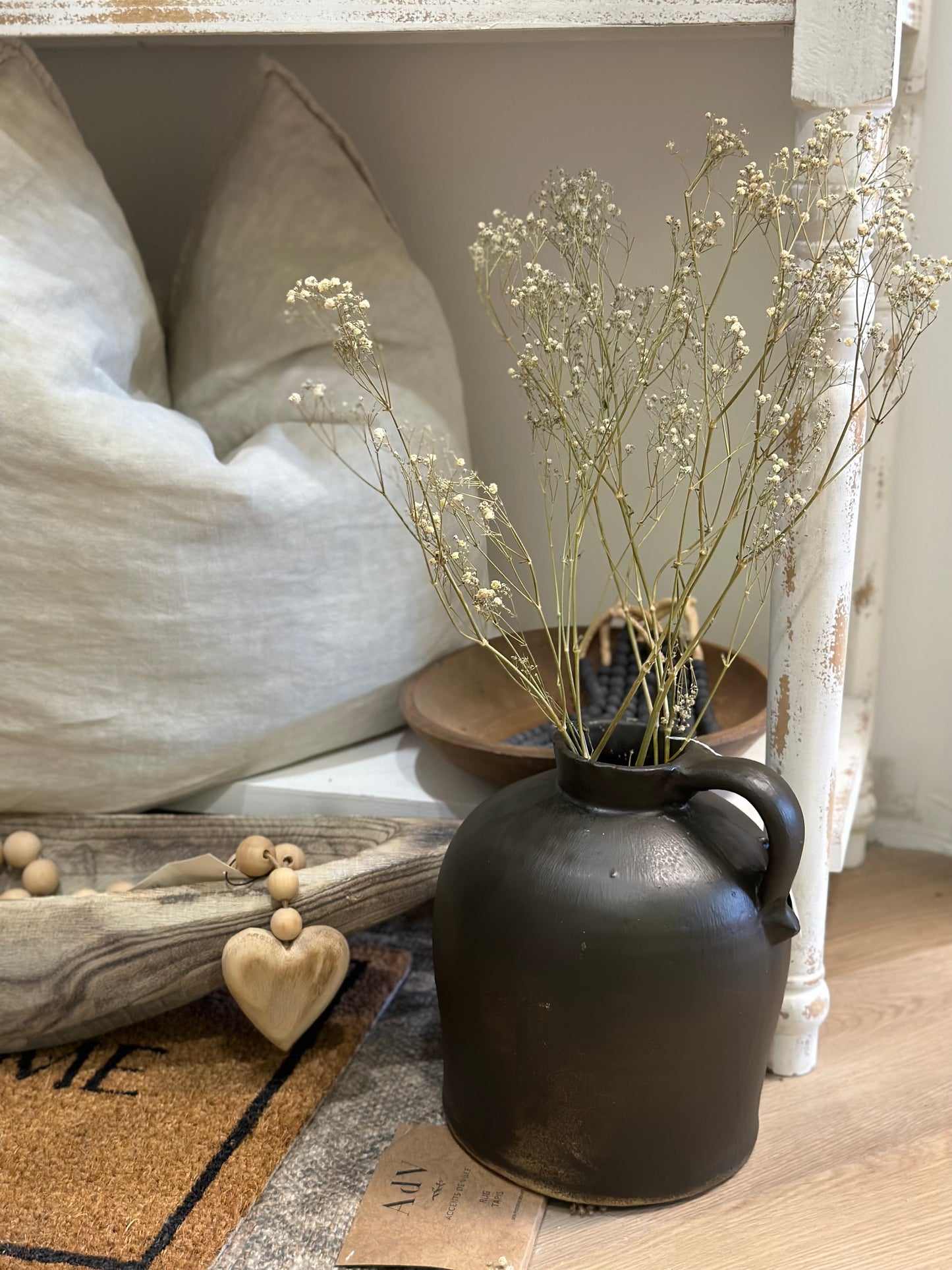 Brown jug & dried babies breath florals