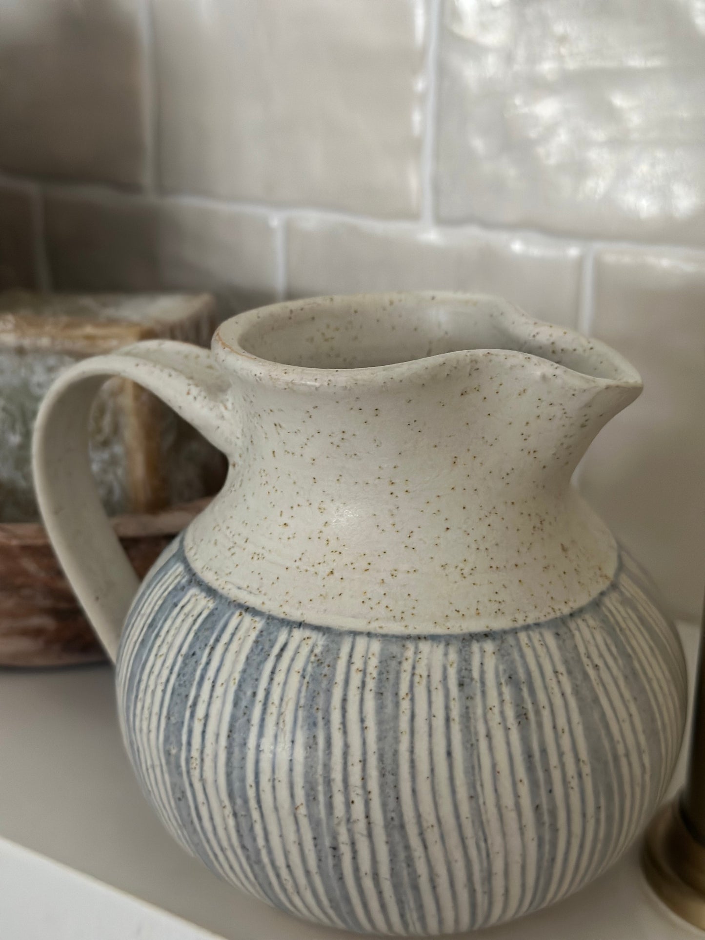 Porcelain speckled pot
