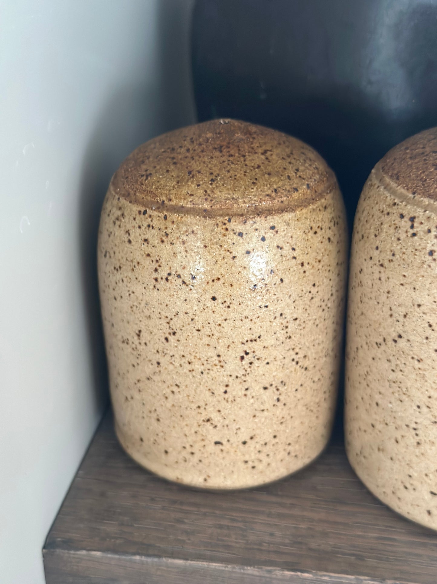 Salt + Pepper shakers set