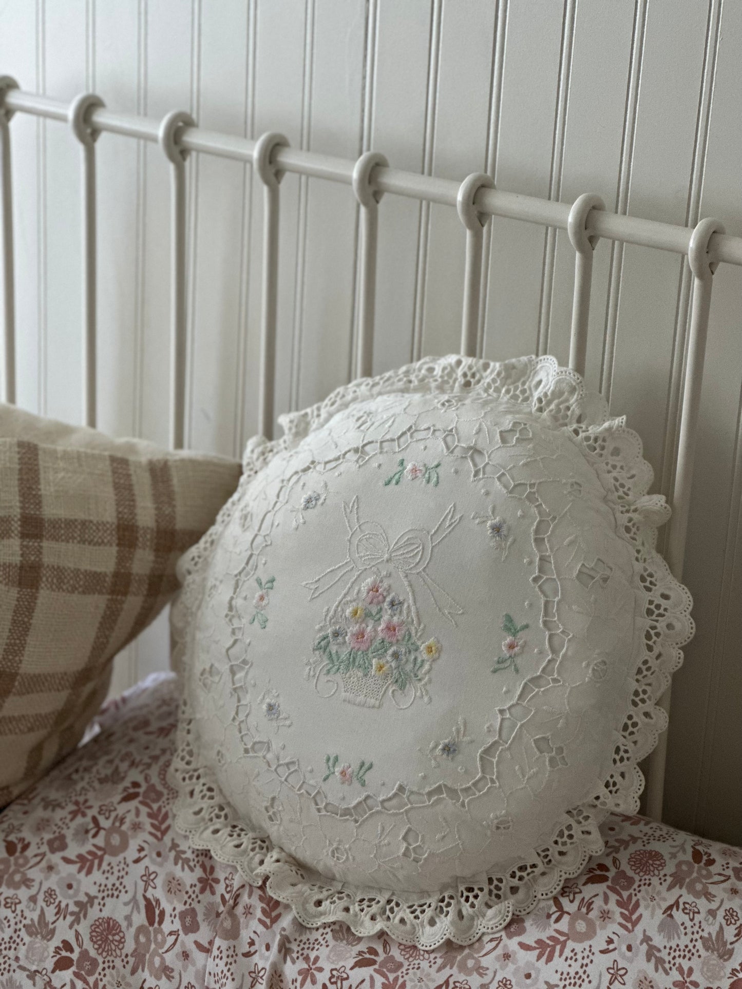 Circle lace style pillow