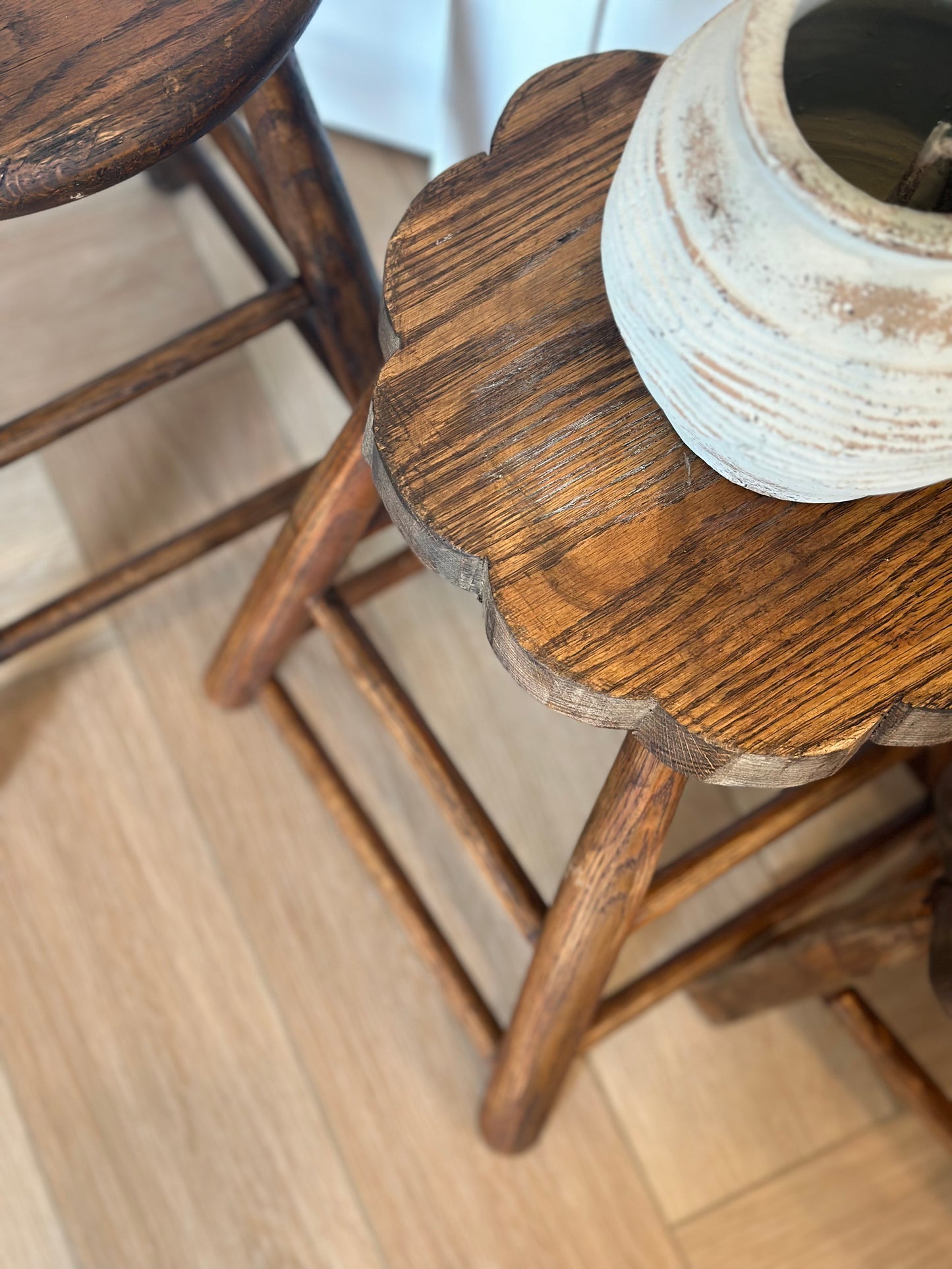“Heritage” Stool— Medium scalloped