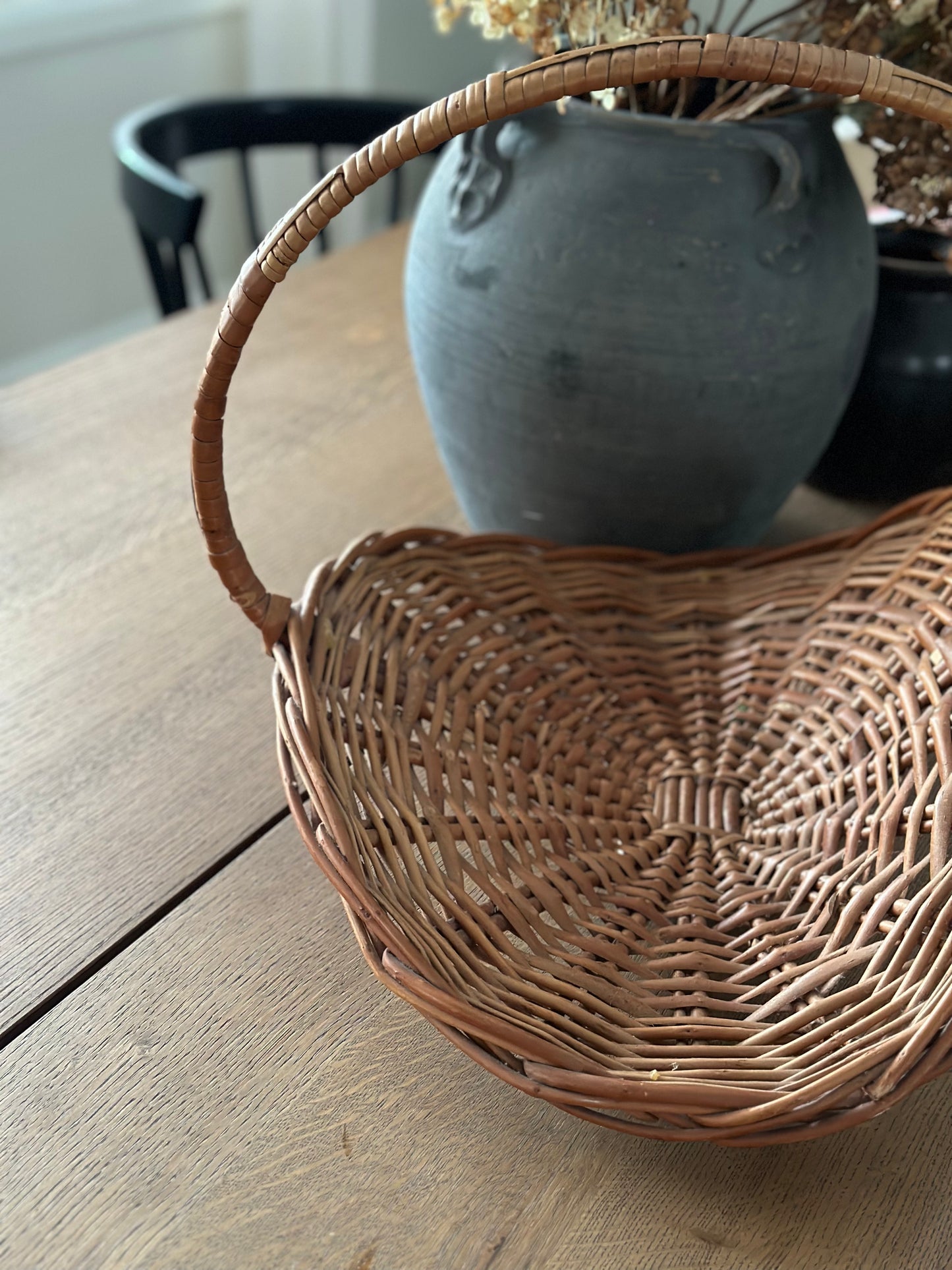 Vintage wicker basket with handle