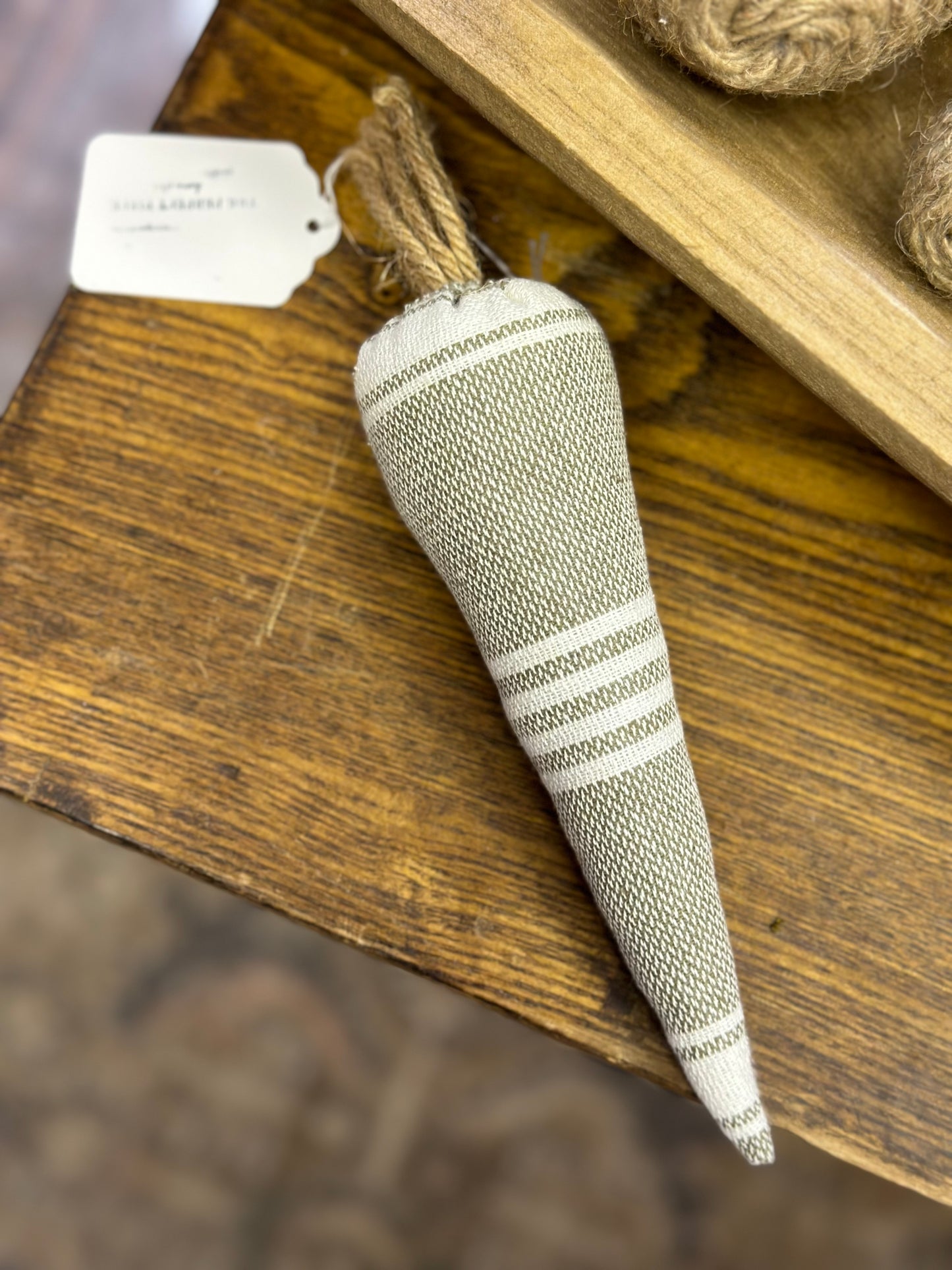 Striped linen carrot
