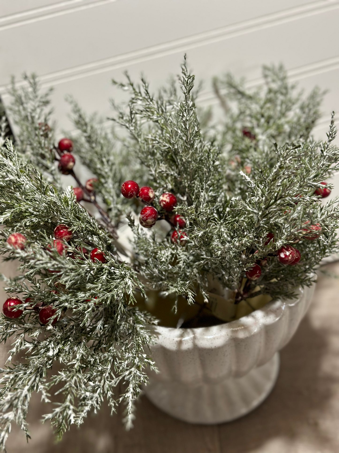 11" JUNIPER AND BERRIES PICK