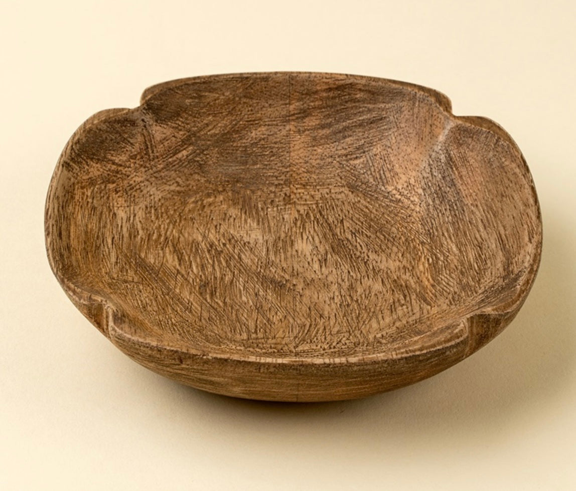 Round Spade Carved Bowl