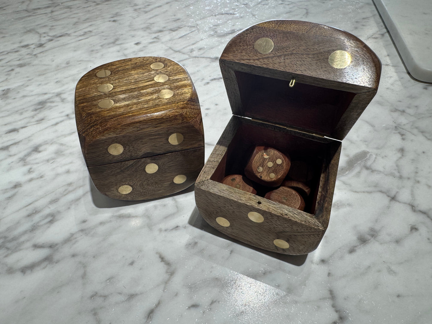 Wood Dice