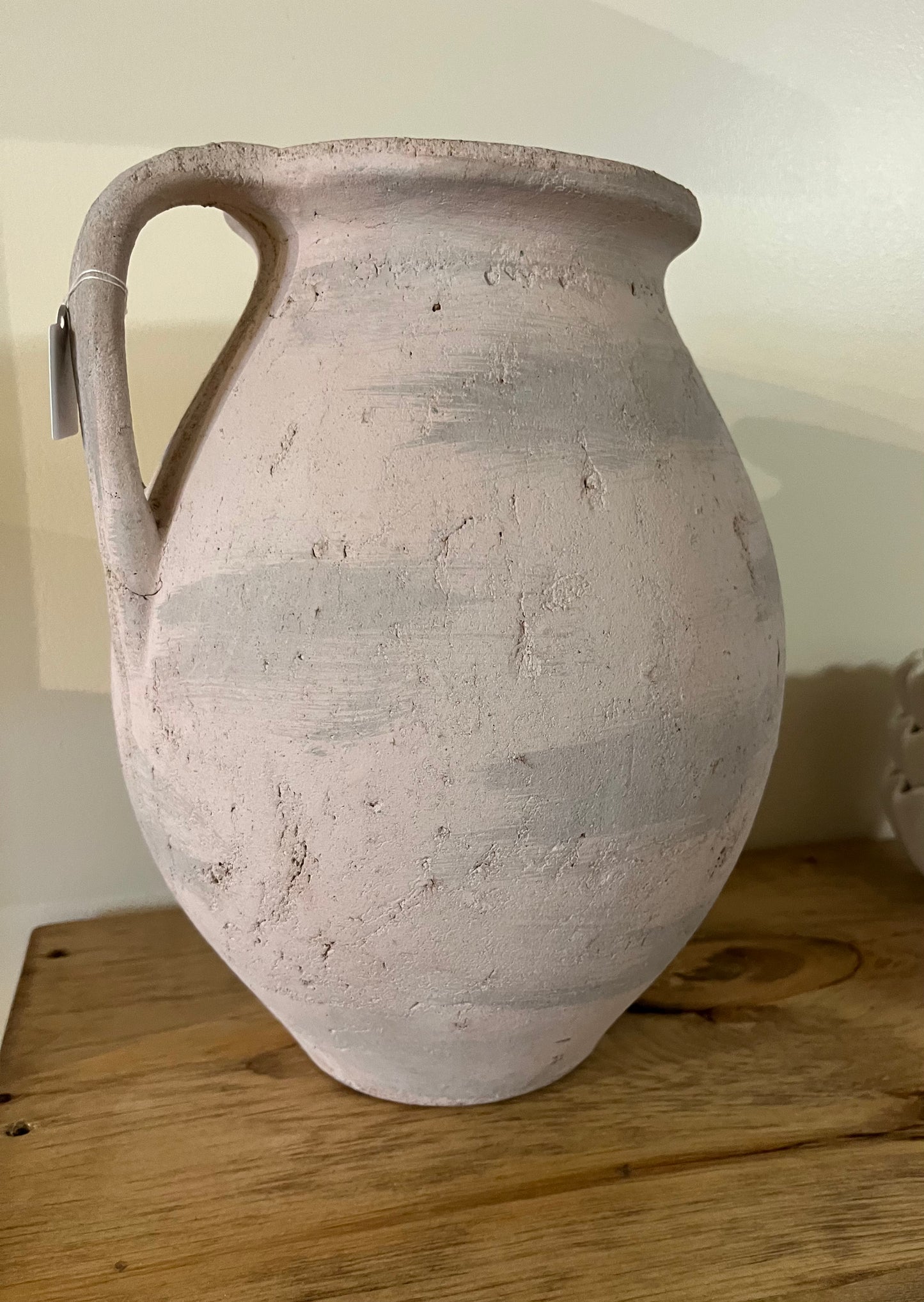 Pink vase with handle