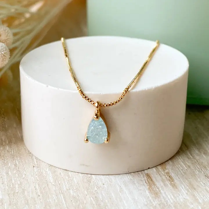 Olina Necklace