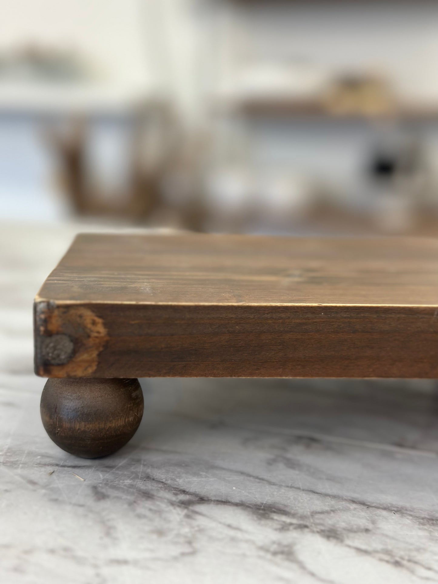 Candle riser with 4 ball
