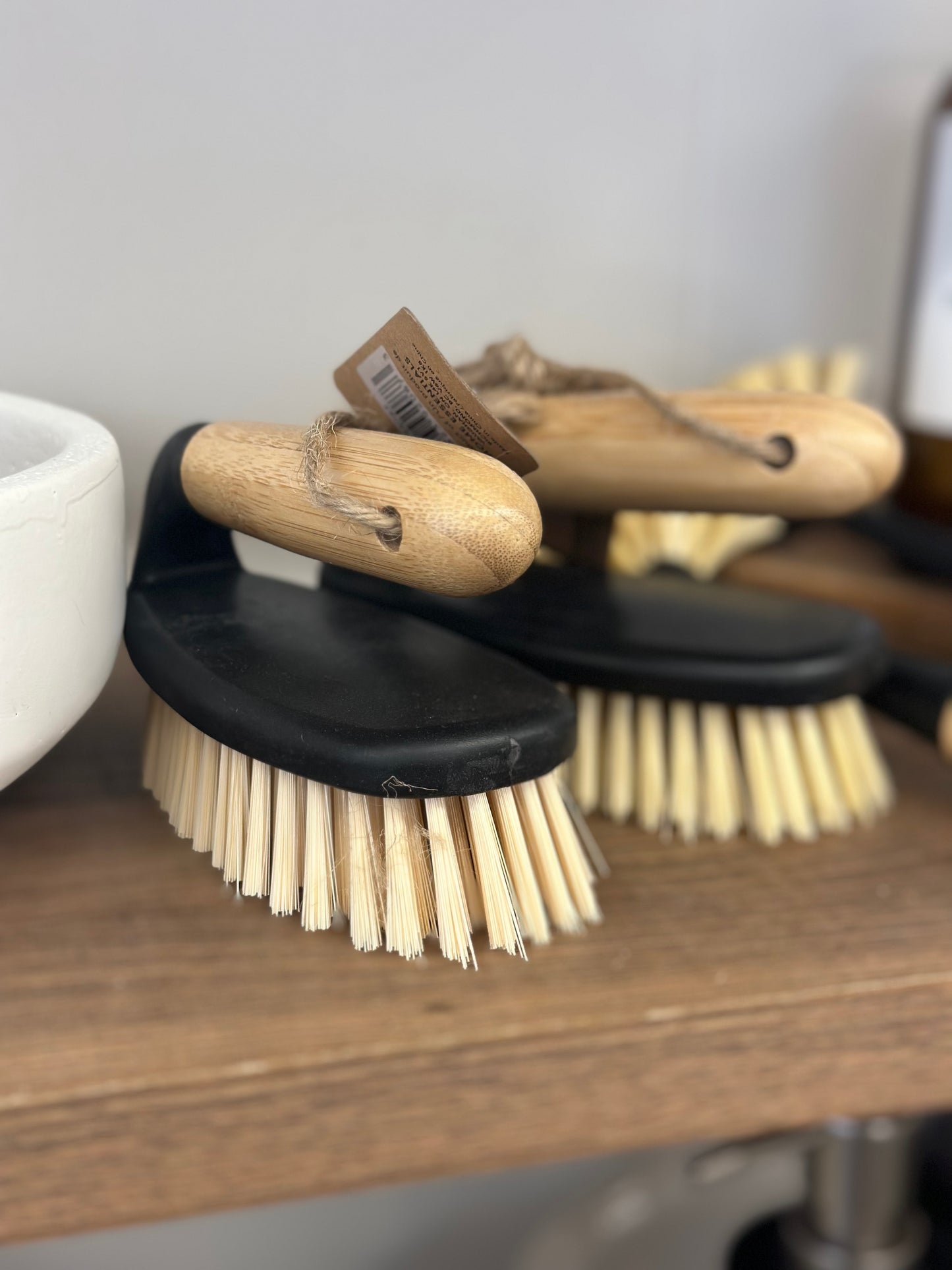 Bamboo scrub brush