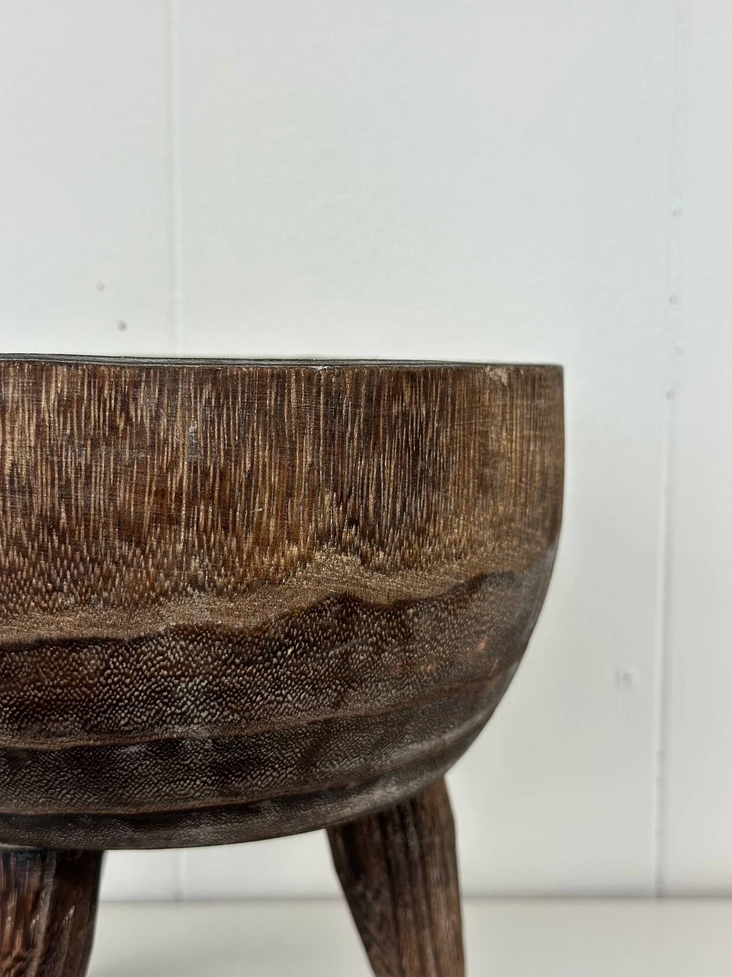 Wood bowl with legs