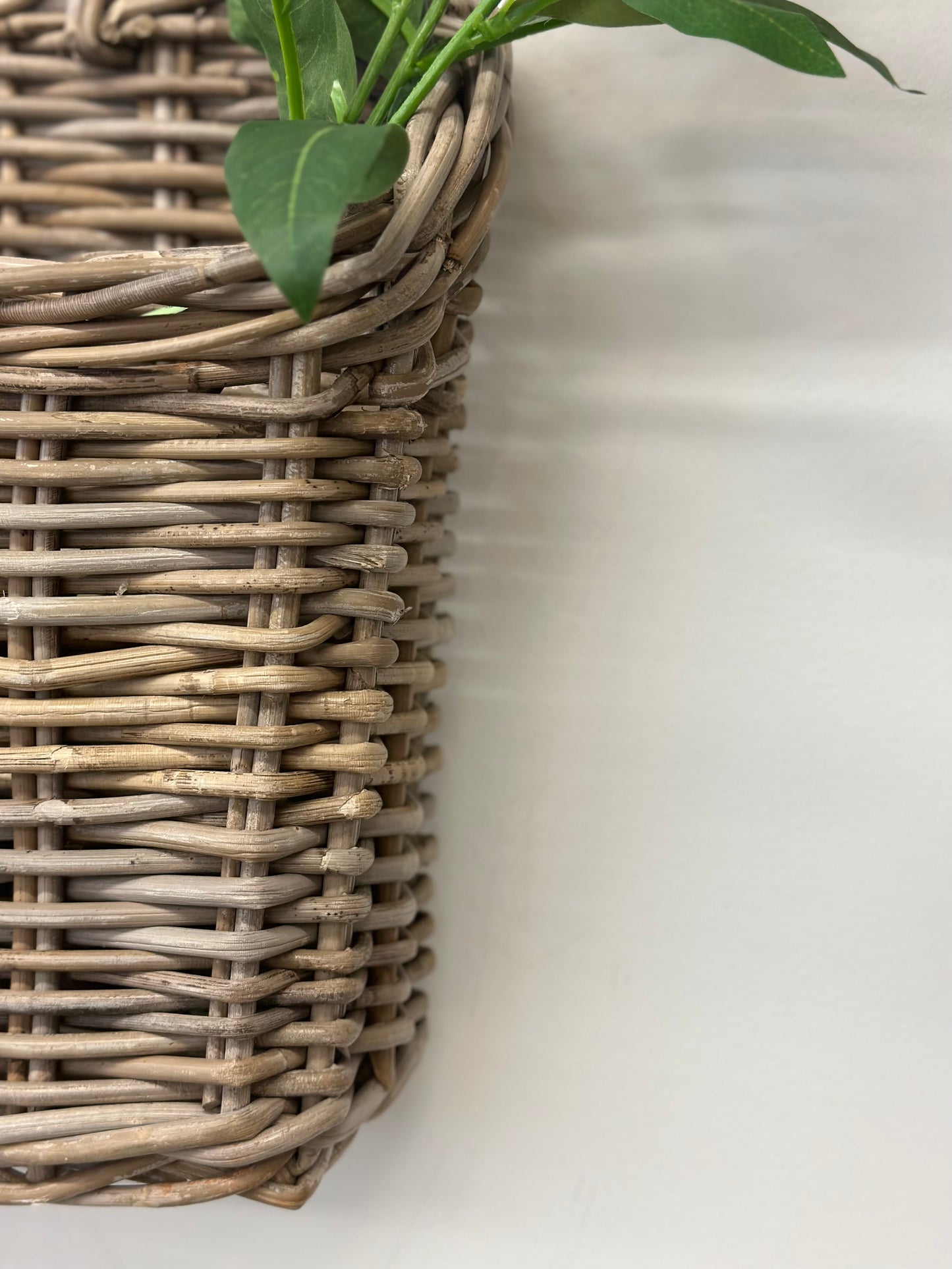 Wicker hanging basket