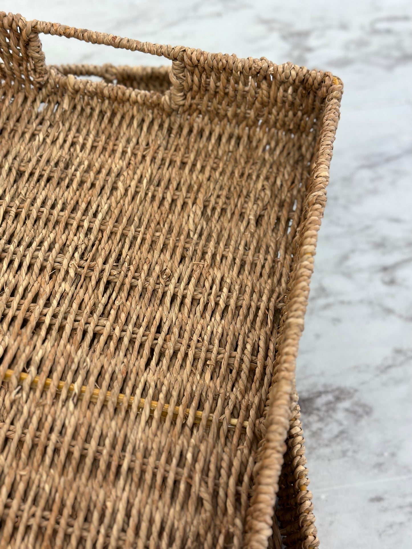 Wicker square tray with handles