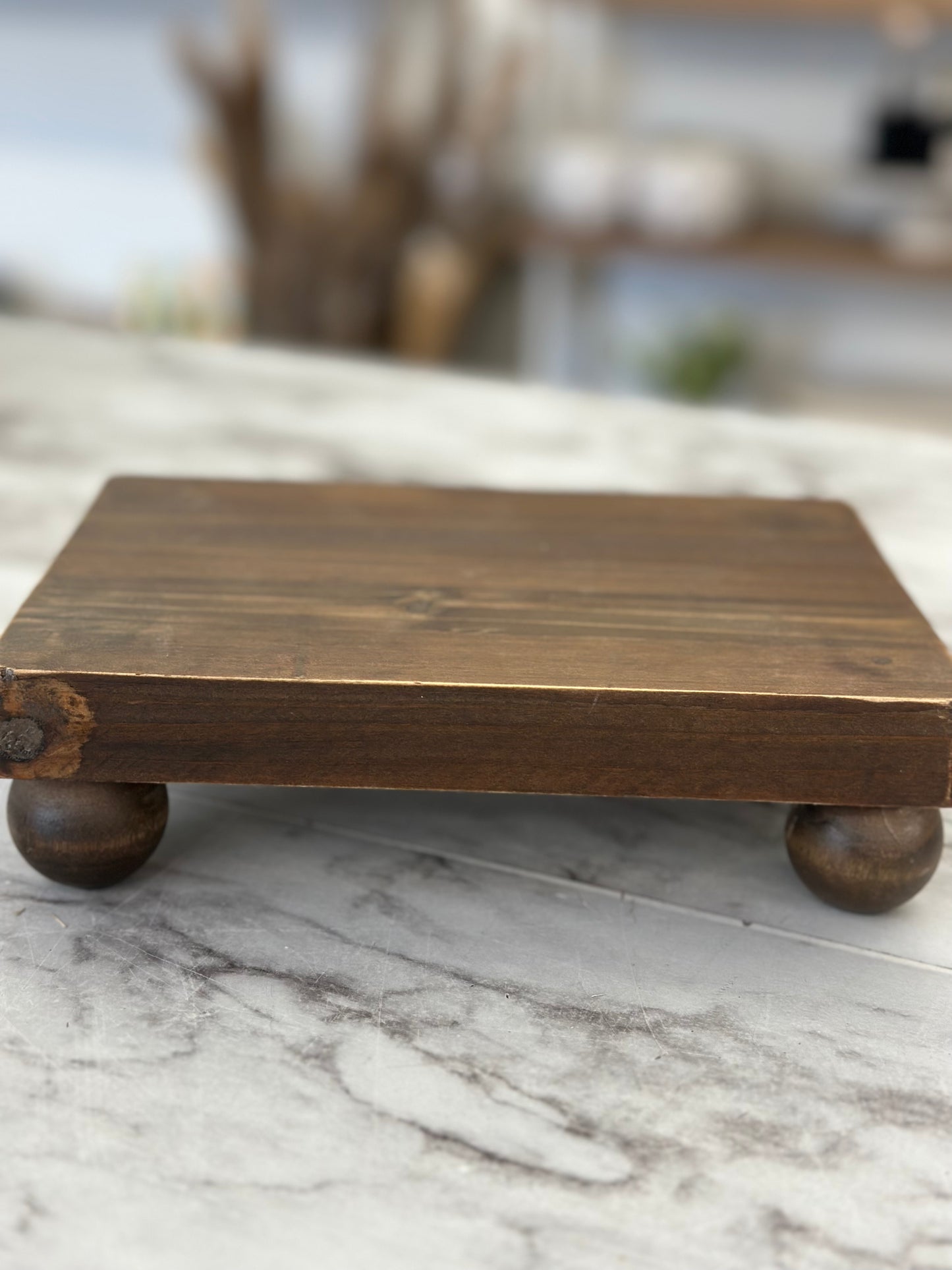 Candle riser with 4 ball