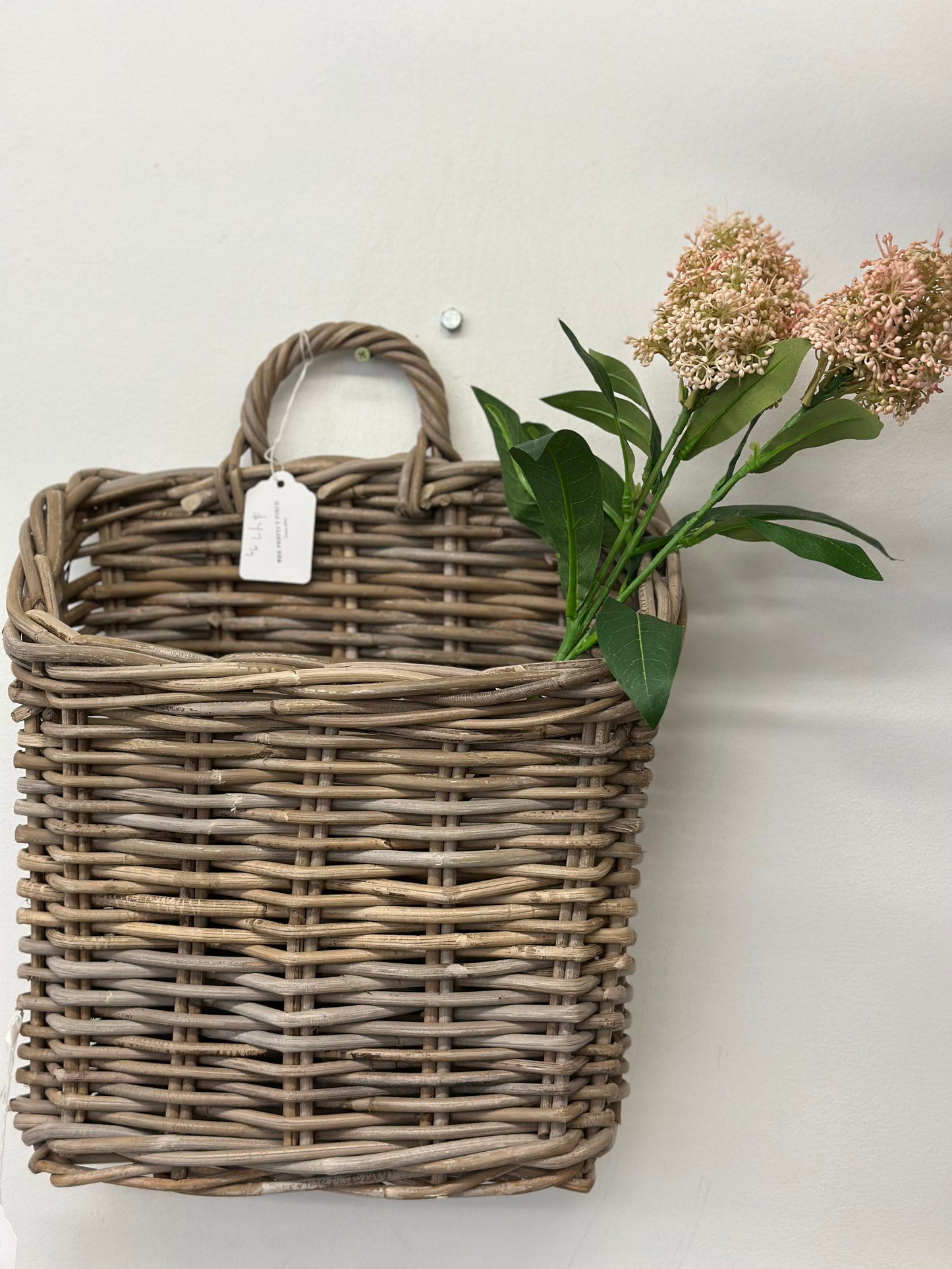 Wicker hanging basket
