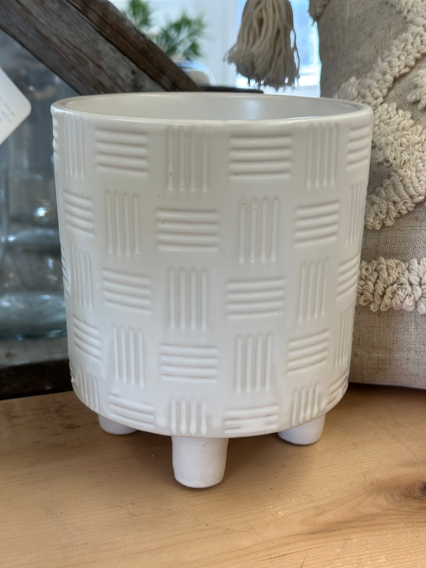Footed pot