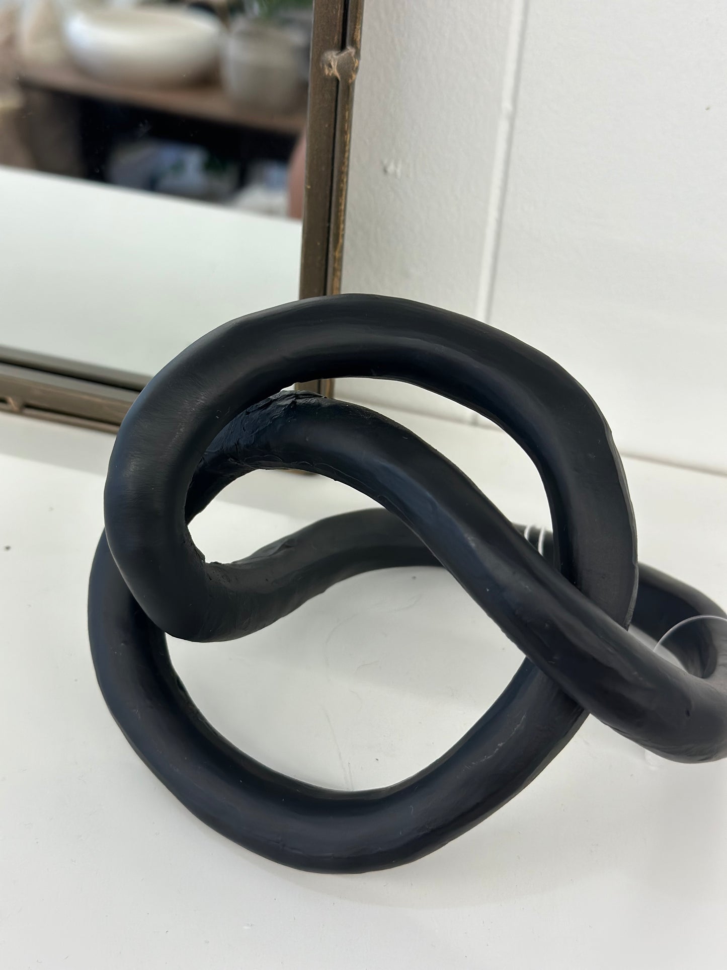 Black knot decor