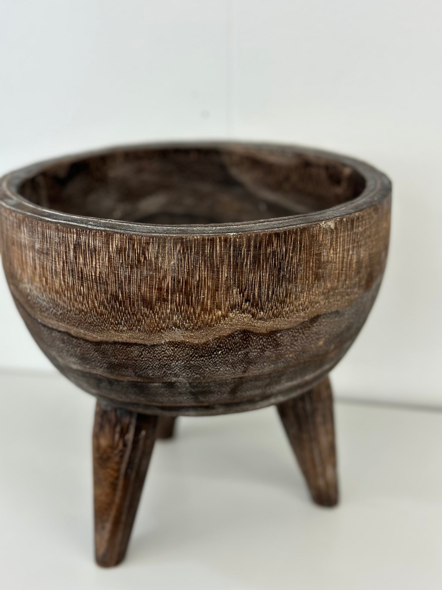 Wood bowl with legs