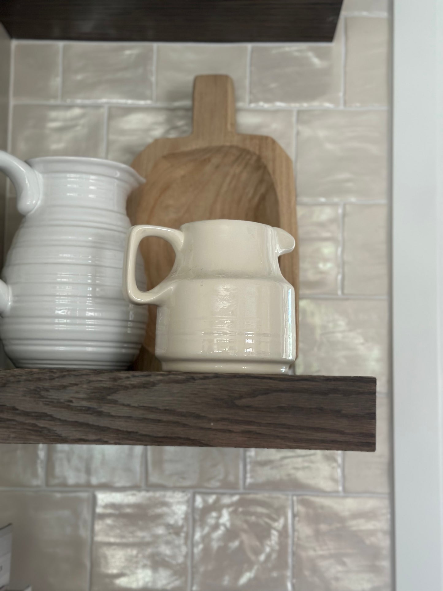 Cream pot with handle