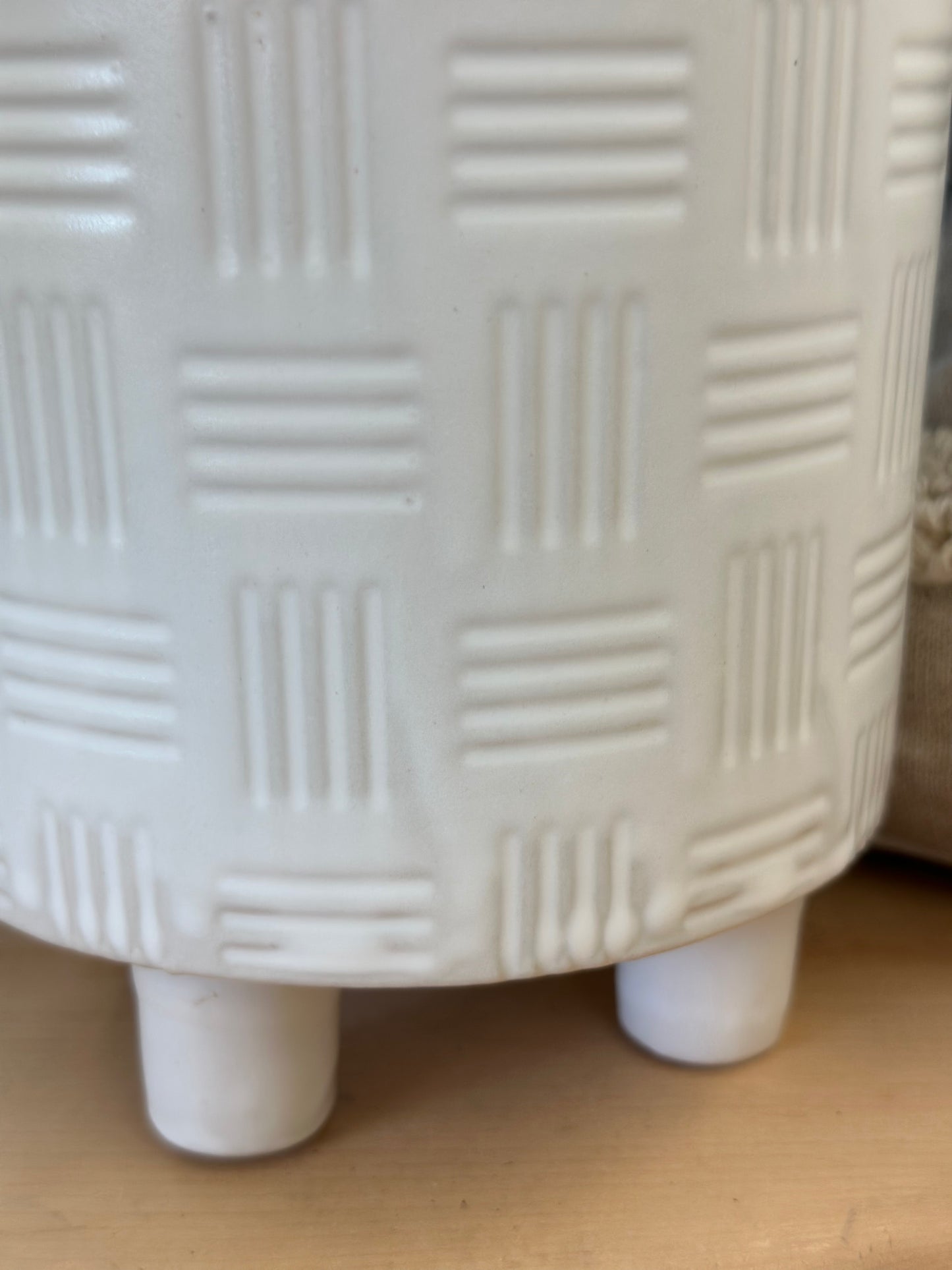 Footed pot