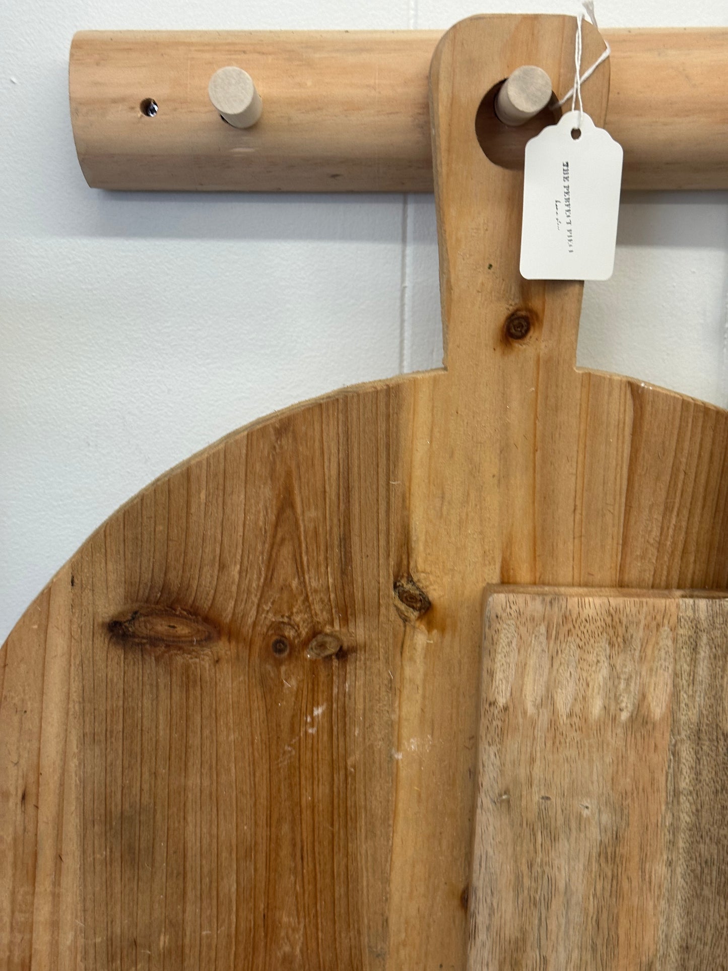 Round cutting board