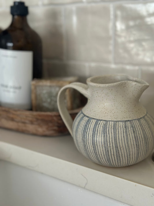 Porcelain speckled pot