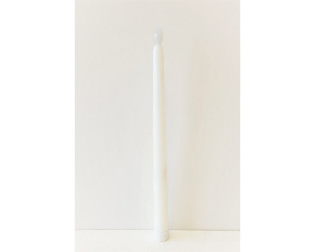 10″ BATTERY OPERATED TAPER CANDLE – WHITE