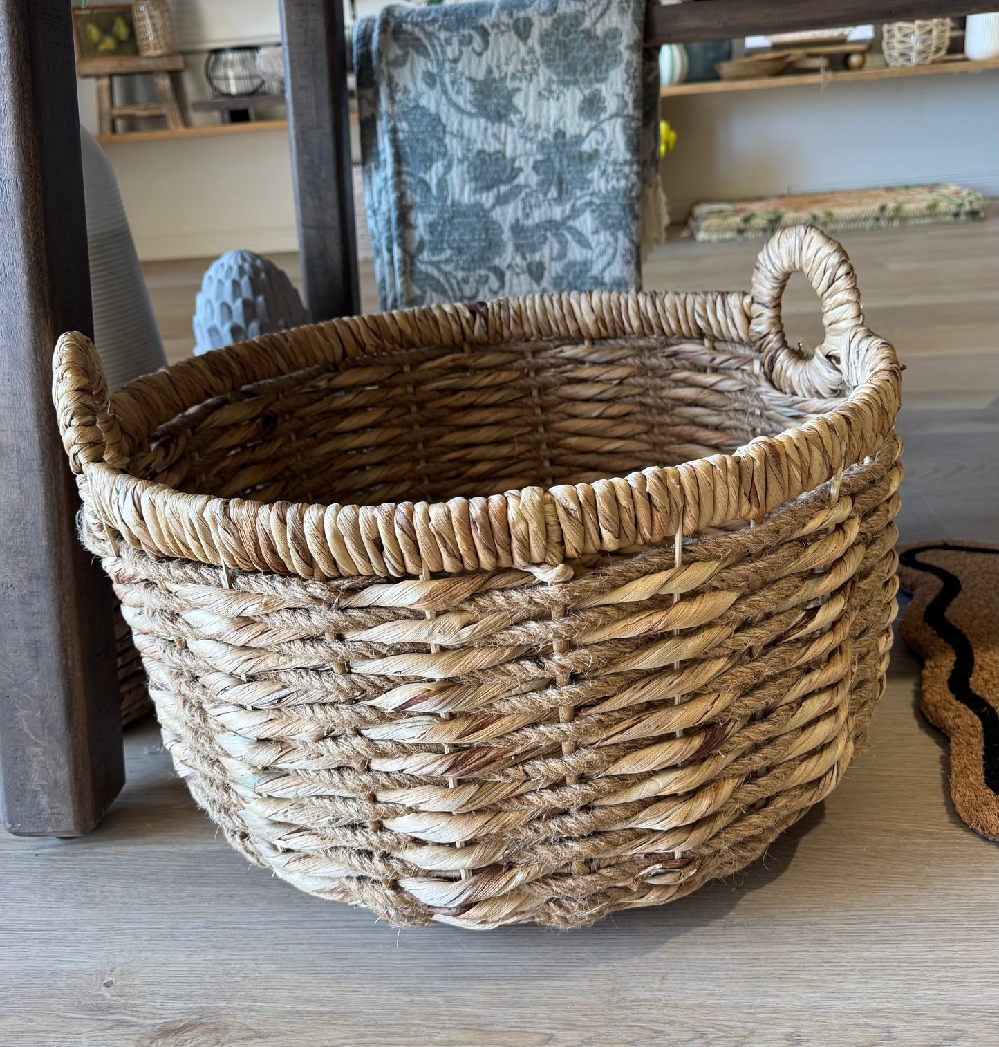 Large Flat Bottom Basket