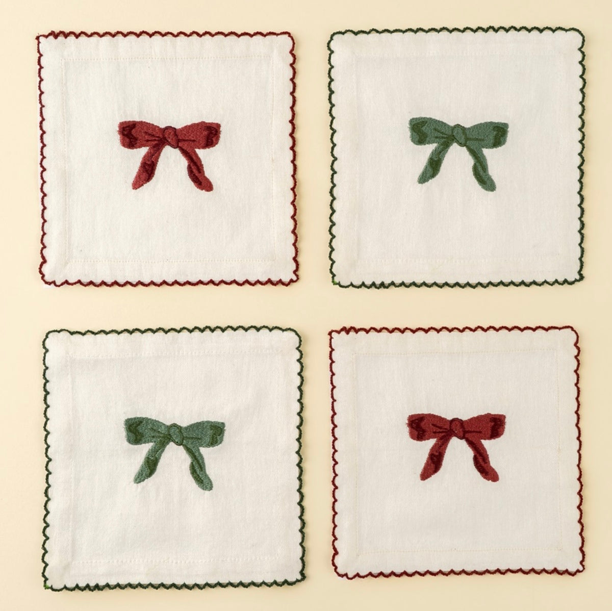 Set of 4 Emnroidered Hand Napkins-Bows