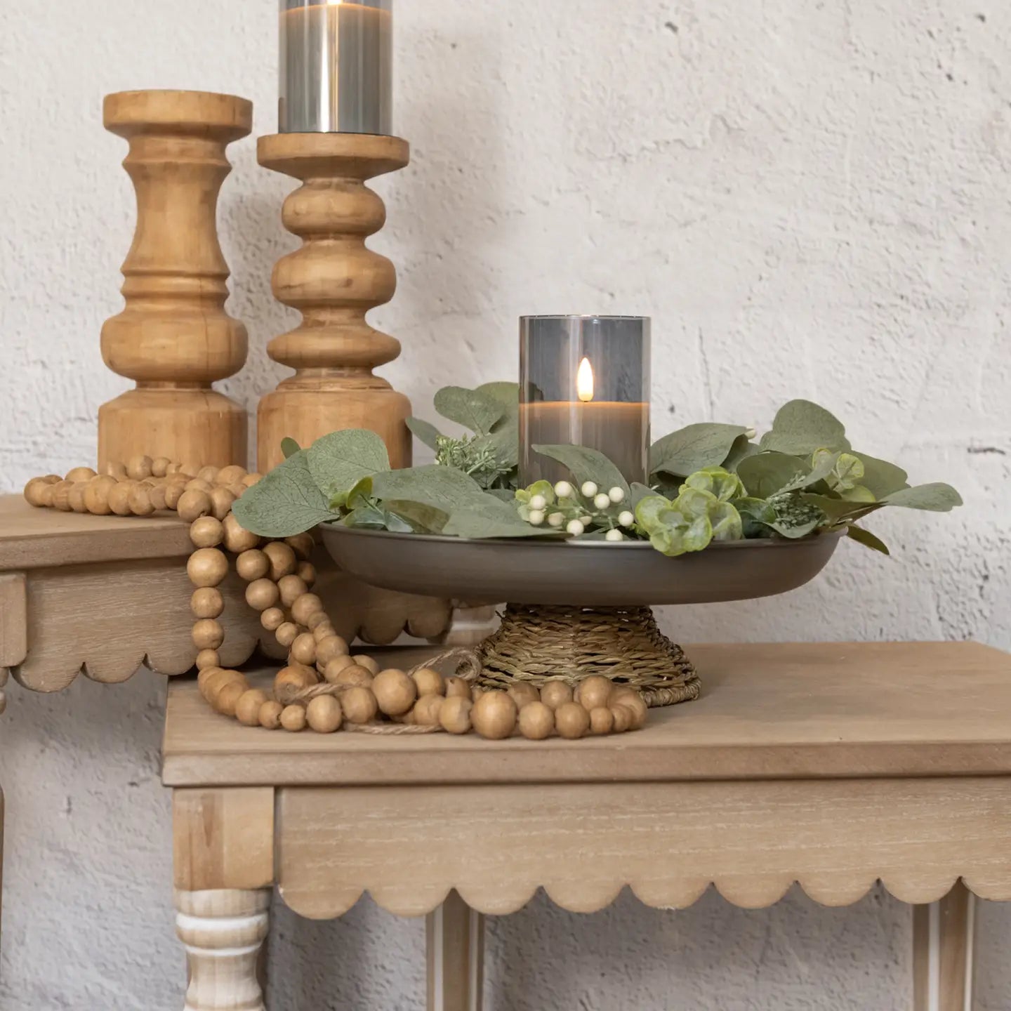 Metal/Seagrass Pedestal Bowl