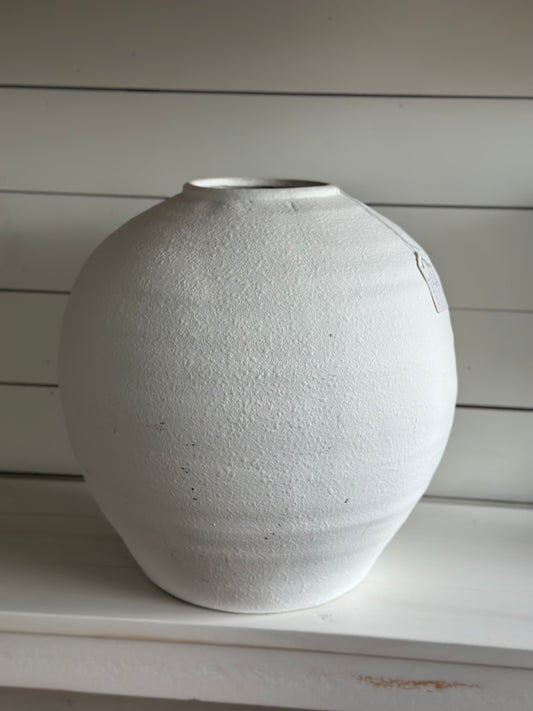 “Lennyn” Large white vase