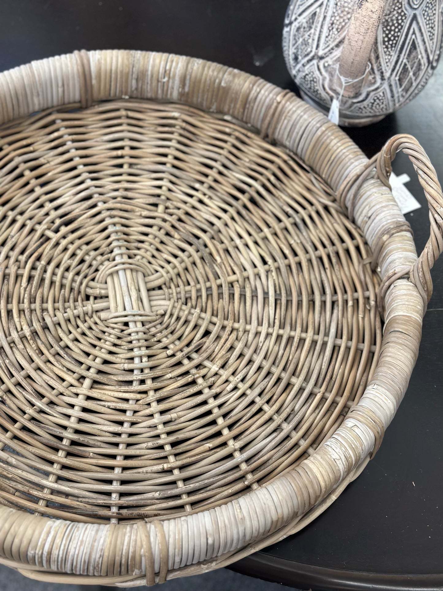 Wicker basket tray large round