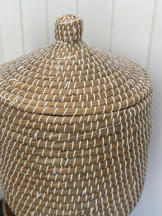 Woven basket with lid