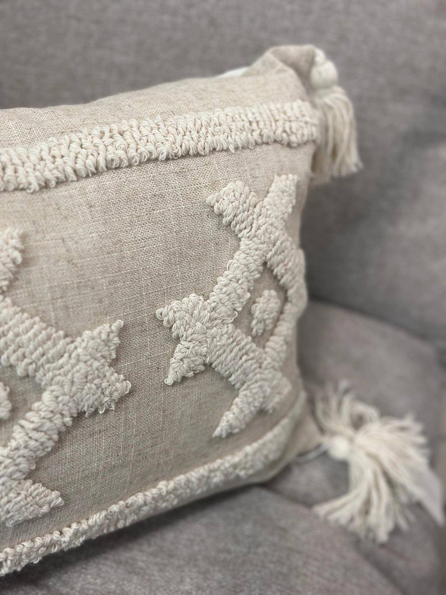 Boho cushion with tassels